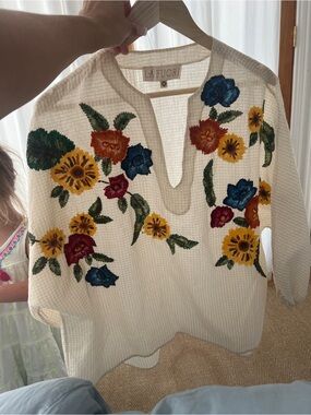 LA FUORI Cream Embroidered Floral Peasant Top